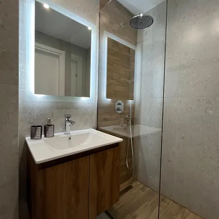 Apartament B1 Tsimiski