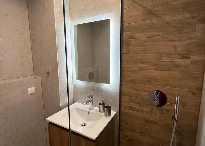B1 Tsimiski *